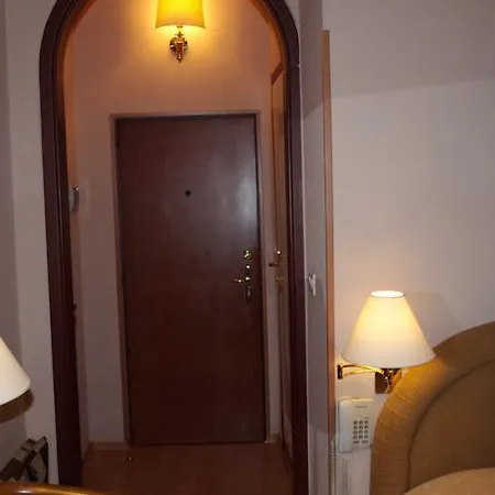 Domus Hotel-1 3*