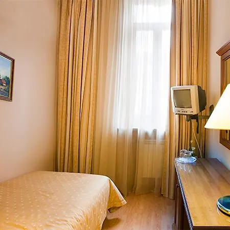 Hotell Domus Hotel-1 3*